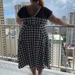 Torrid Houndstooth Illusion Neckline Dress Size 24